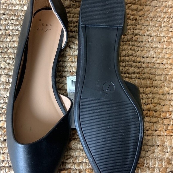A New Day womens Shoes Flats Size 7 Black Pointed Toe Slip On - Picture 4 of 5